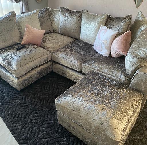 Buy & Sell Tyne and Wear North Tyneside - Photos for Crushed velvet scatter cushion corner sofa