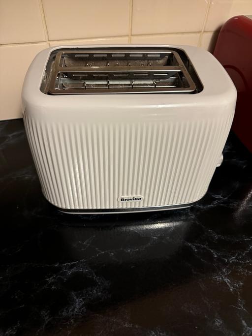 Buy & Sell South West London Fulham Broadway - South West London - Photos for Breville 2 Slice Toaster VTR002 Bold