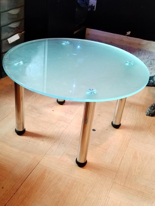 Buy & Sell East London Forest Gate - East London - Photos for GT FROSTED GLASS ROUND TABLE