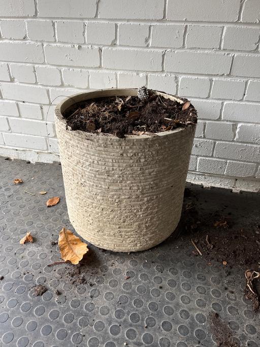 Buy & Sell Kent Sevenoaks - Photos for Outdoor large plant pot