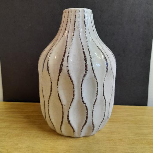 Buy & Sell Lancashire South Ribble - Photos for JEFF BANKS WHITE CERAMIC VASE 