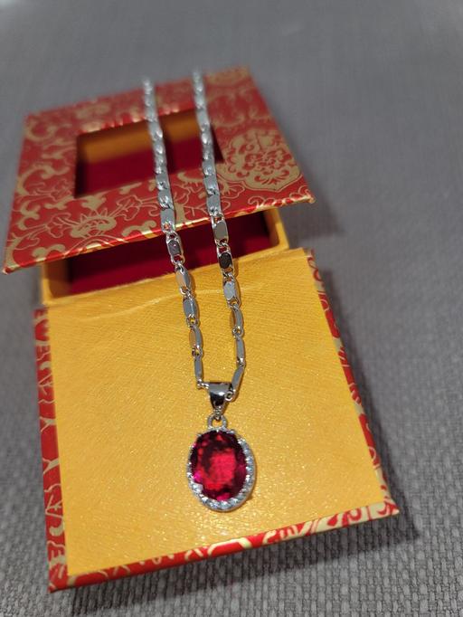 Buy & Sell West Midlands Coventry - Photos for red crystal with silver necklace