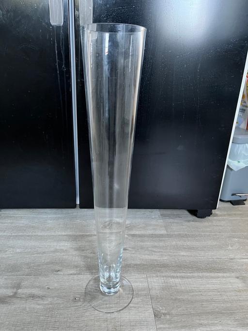 Buy & Sell Lancashire Ribble Valley - Photos for Stylish glass vase