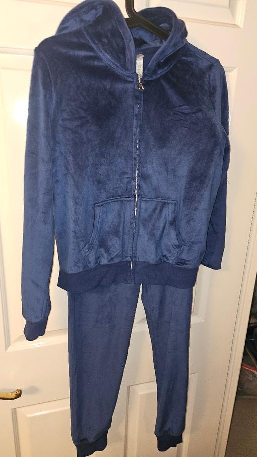 Buy & Sell Essex Brentwood - Photos for Girls velour set ag8/10