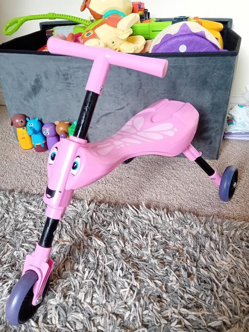 Buy & Sell West Yorkshire Kirklees - Photos for girls pink scuttlebug bike