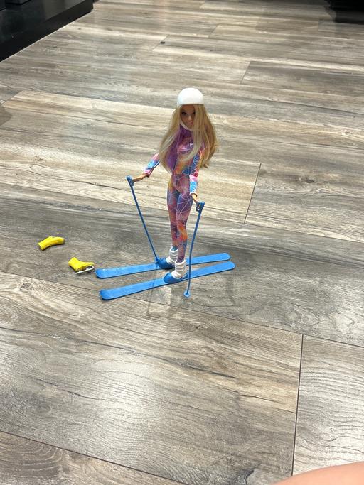 Buy & Sell Barking and Dagenham Dagenham - RM8 - Photos for Barbie skiing doll