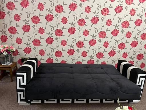 Buy & Sell Brent East Lane Business Park - Brent - Photos for New Brand Versace Sofa Bed Available