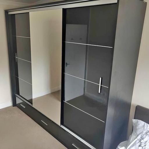 Buy & Sell Brent East Lane Business Park - Brent - Photos for Florence High glass wardrobe with Led Strip