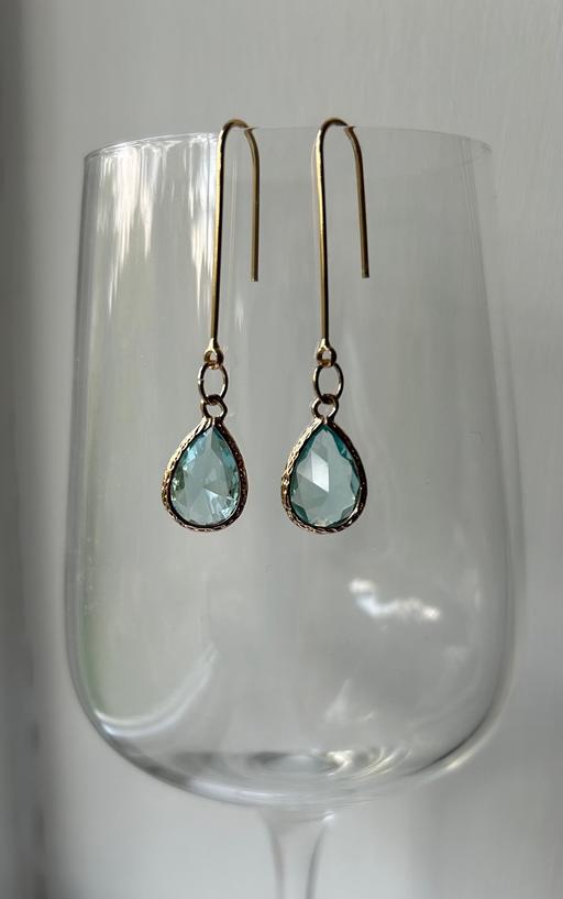 Buy & Sell Hertfordshire Dacorum - Photos for Light blue crystal drop earrings