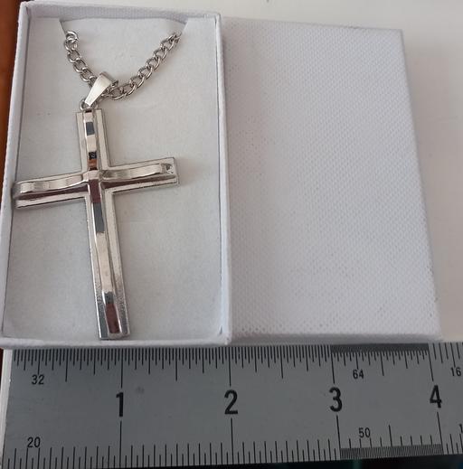 Buy & Sell Merseyside Saint Helens - Photos for Heavy new silver plated cross and chain