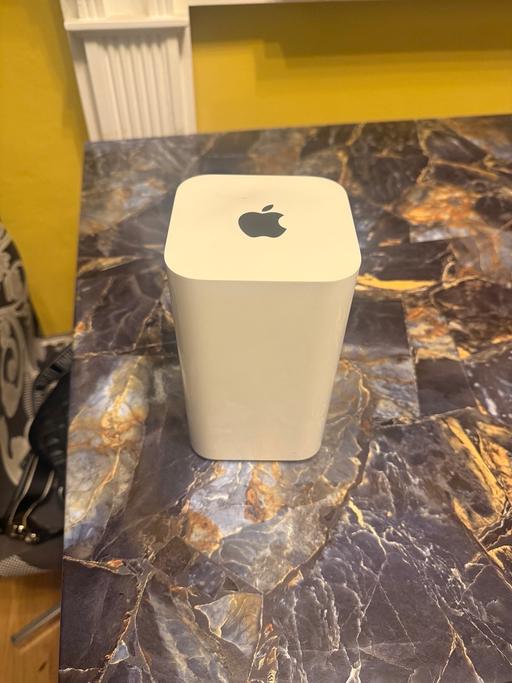 Buy & Sell Surrey Reigate and Banstead - Photos for Apple AirPort Time Capsule 2TB