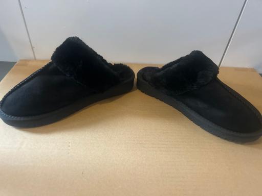 Buy & Sell Windsor and Maidenhead Paley Street - Windsor and Maidenhead - Photos for Women’s slippers