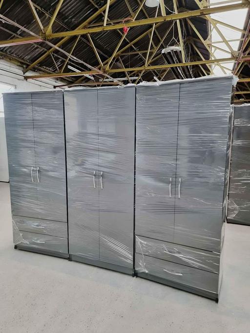 Buy & Sell Brent East Lane Business Park - Brent - Photos for 6 door wardrobe
