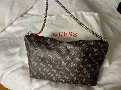 Buy & Sell Surrey Epsom and Ewell - Photos for Original guess small handbag