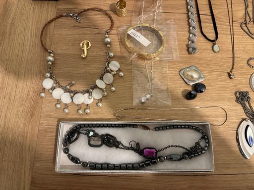 Buy & Sell Greater Manchester Manchester - Photos for Costume jewellery bundle