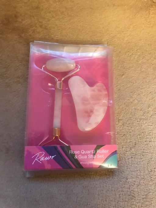 Buy & Sell West Yorkshire Leeds - Photos for Rose Quartz Facial Roller & Gua Sha Set