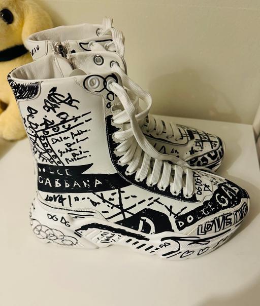 Buy & Sell South West London West Brompton - South West London - Photos for Dolce & Gabbana Graffiti Print Trainers