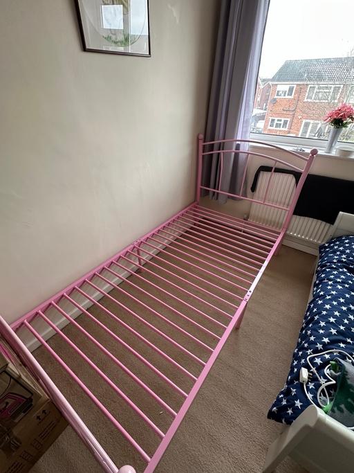 Buy & Sell Leicestershire Leicester - Photos for Metal bed frame