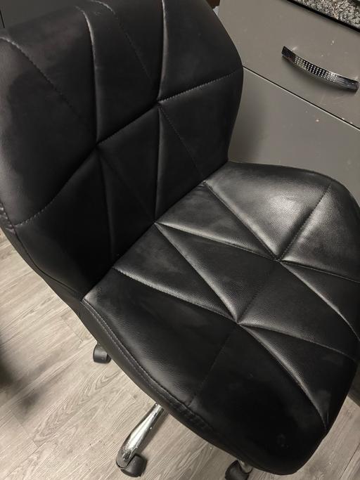 Buy & Sell South East London Herne Hill - South East London - Photos for Black height adjustable chair on wheels 