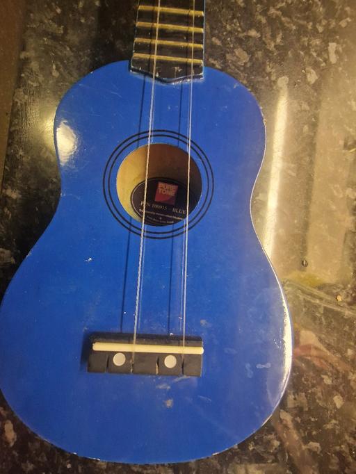 Buy & Sell East London Cann Hall - East London - Photos for small guitar