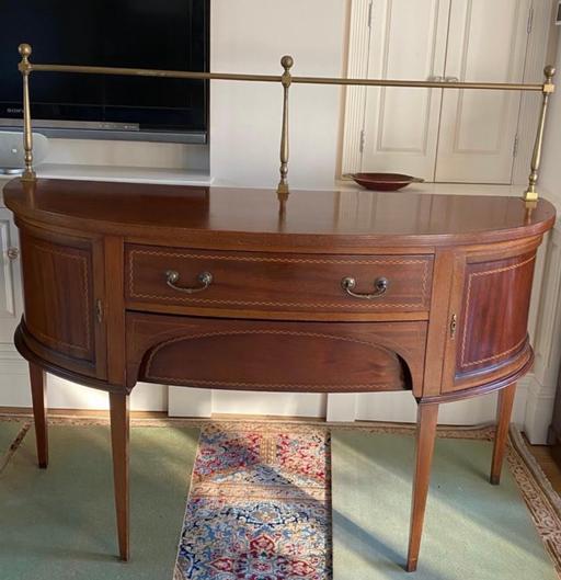 Buy & Sell Essex Epping Forest - Photos for Antique bow fronted sideboard/cabinet