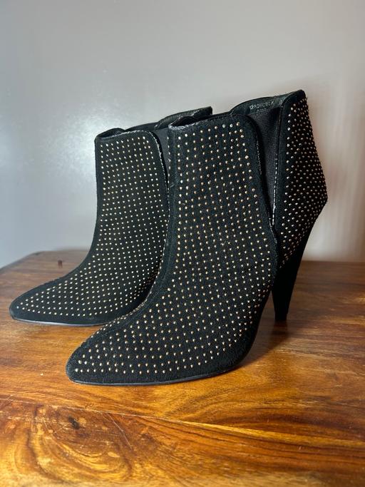 Buy & Sell West Midlands Sandwell - Photos for Top shop black and gold heeled boots size 6