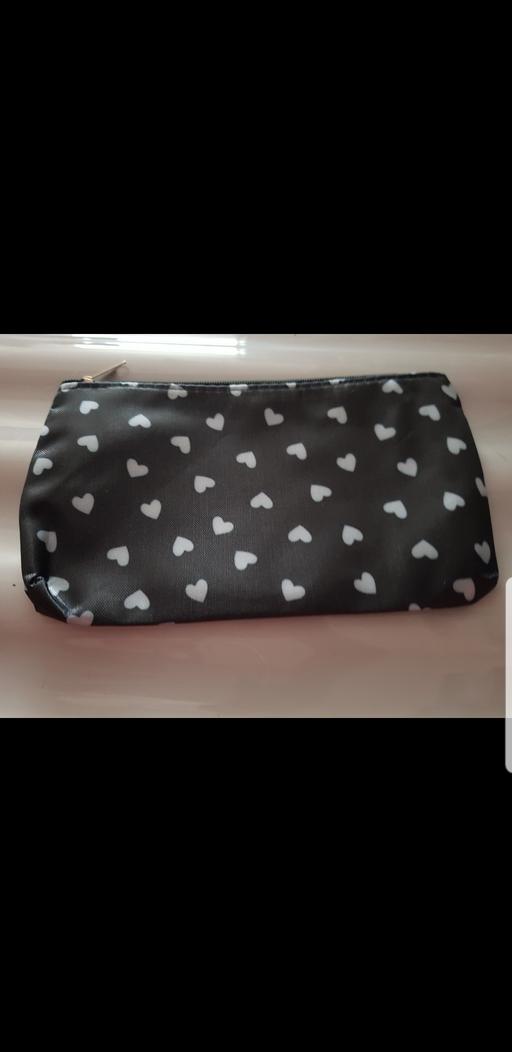 Buy & Sell Lancashire Blackpool - Photos for Heart makeup bag NEW