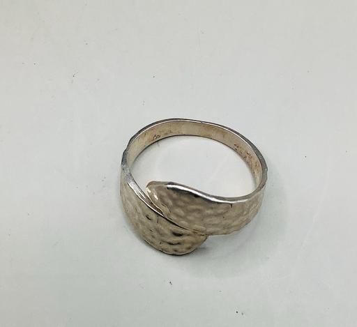 Buy & Sell Central London Blackfriars - Central London - Photos for 925 silver hammered bypass ring