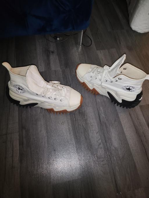 Buy & Sell South East London Old Kent Road - South East London - Photos for CREAM CHUCK TAYLOR CONVERSE ALLSTARS TRAINERS