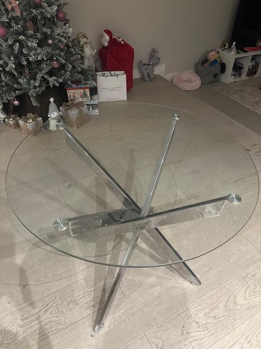 Buy & Sell North London Finchley - North London - Photos for Round dinning table 4 seaters