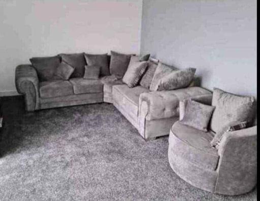 Buy & Sell Brent East Lane Business Park - Brent - Photos for Plush Velvet Verona Corner Sofa Available