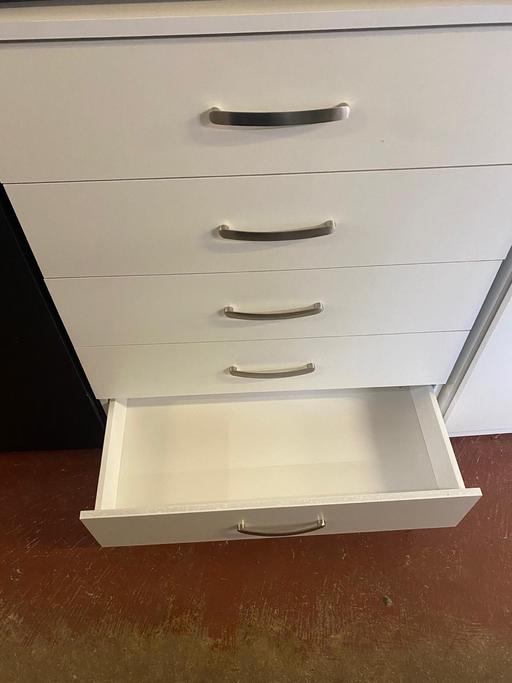 Buy & Sell Warwickshire Warwick - Photos for Large 5 drawers chest -white