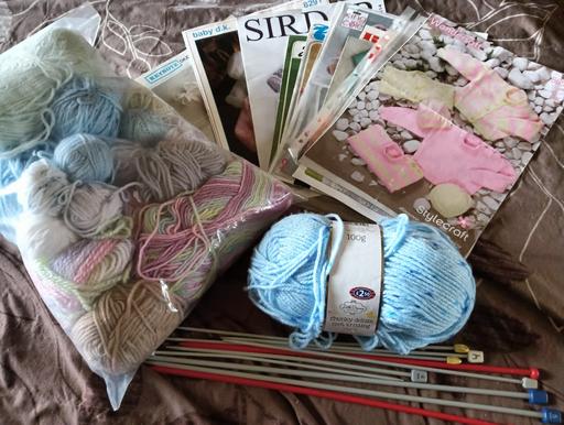 Classes West Midlands Birmingham - Photos for Knitting Bundle Wool patterns and needles