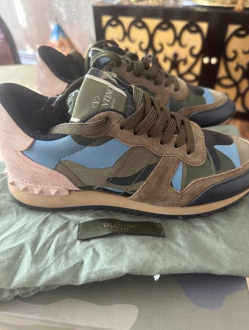 Buy & Sell West London North Kensington - W11 - Photos for Valentino trainers