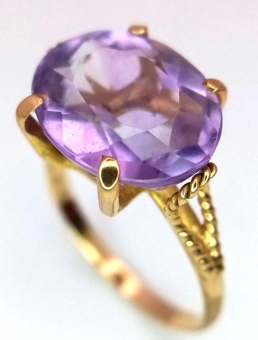 Buy & Sell Central London Cannon Street Station - Central London - Photos for 18k yellow gold large amethyst solitaire ring