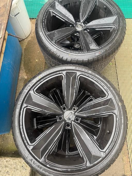 Vehicles Bedfordshire Luton - Photos for AUDI RS5 20 inch alloys complete