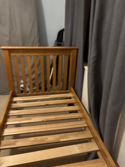 Buy & Sell North London Enfield - Photos for oak bed