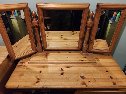 Buy & Sell West Midlands Sandwell - Photos for Solid Pine Dressing Table and Mirror