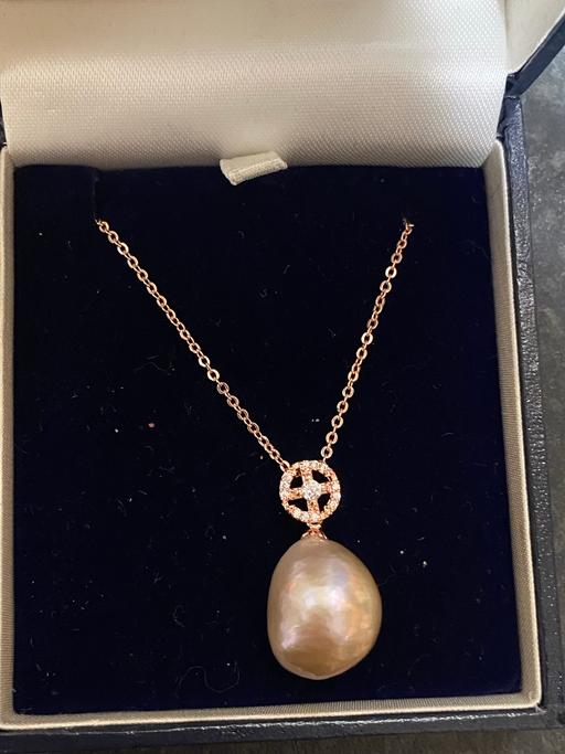 Buy & Sell Barking and Dagenham Dagenham - RM8 - Photos for New Big natural Pearl gilt silver necklace