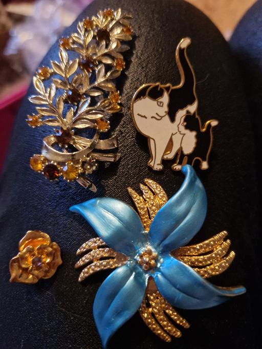 Buy & Sell South East London Colyers - South East London - Photos for vintage brooches