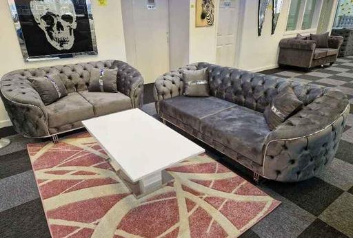 Buy & Sell Brent East Lane Business Park - Brent - Photos for 3+2 seater Madrid sofa available