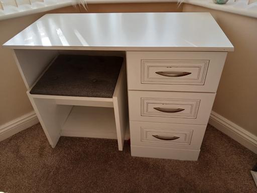 Buy & Sell West Midlands Sandwell - Photos for Dressing Table and Stool