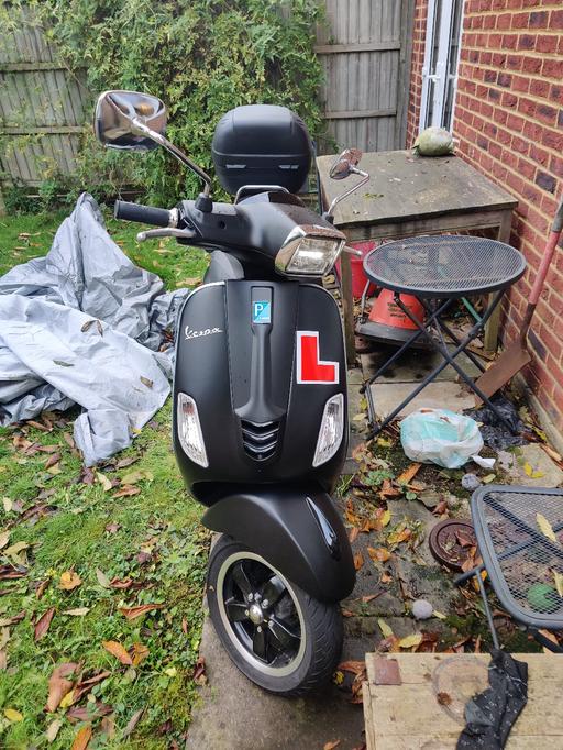 Vehicles Brent - Photos for 125cc Piaggio vespa 2024 plate