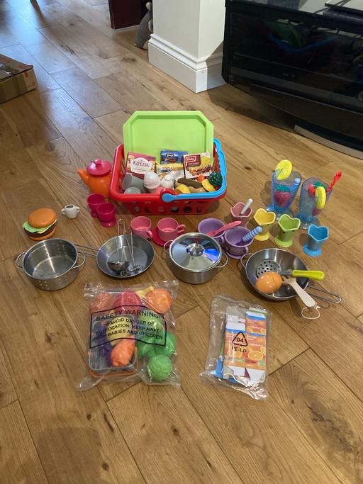 Buy & Sell Surrey Tandridge - Photos for Children’s Toy food and pan bundle