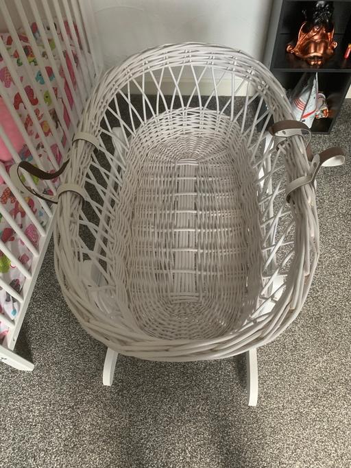 Buy & Sell Blaenau Gwent Rassau - Blaenau Gwent - Photos for White wicker moses basket with rocking stand