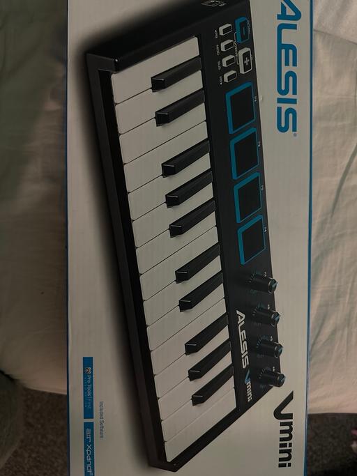 Buy & Sell East London Upper Walthamstow - East London - Photos for Alesis 25 key usb midi keyboard controller