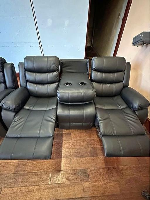 Buy & Sell Brent East Lane Business Park - Brent - Photos for Recliner 3+2 seater sofa