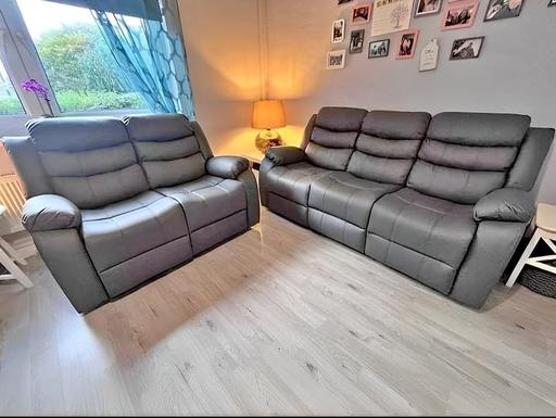 Buy & Sell Brent East Lane Business Park - Brent - Photos for Recliner 3+2 seater sofa