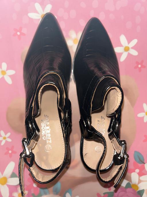 Buy & Sell North West London Willesden - North West London - Photos for Black heel shoes