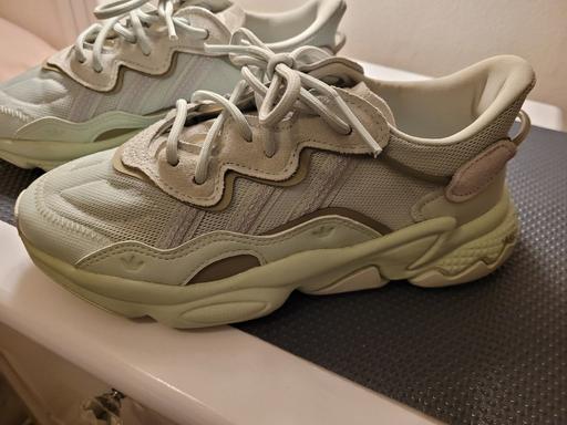 Buy & Sell South West London Sutton - Photos for Adidas trainers